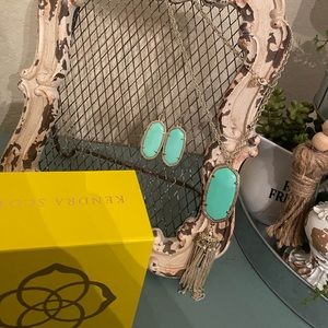 Kendra Scott Jewelry - Mint green Kendra Scott earrings & necklace set Kendra Scott Jewelry - Mint green Kendra Scott earrings & necklace set